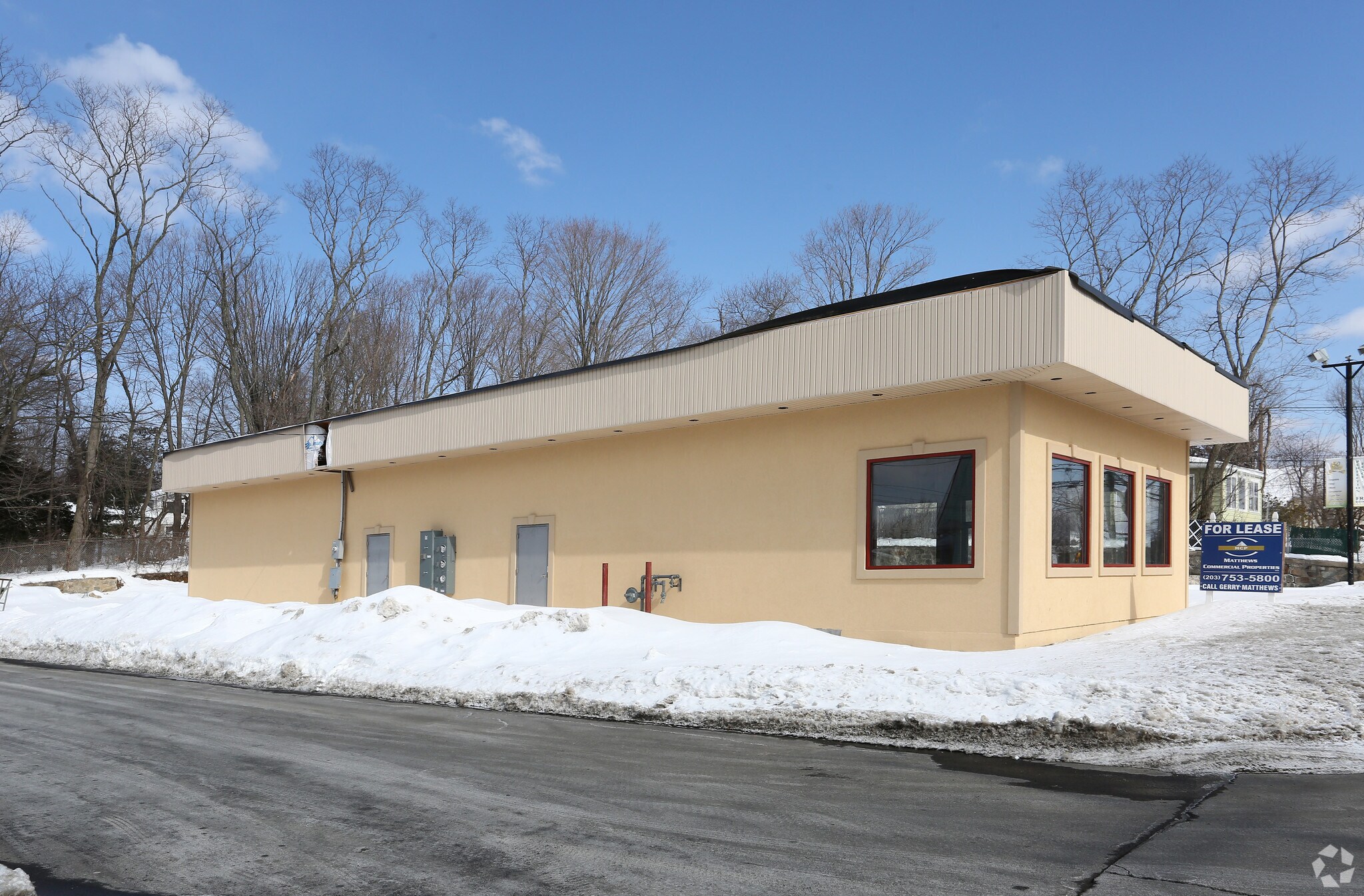 1327 Meriden Rd, Wolcott, CT for sale Primary Photo- Image 1 of 1