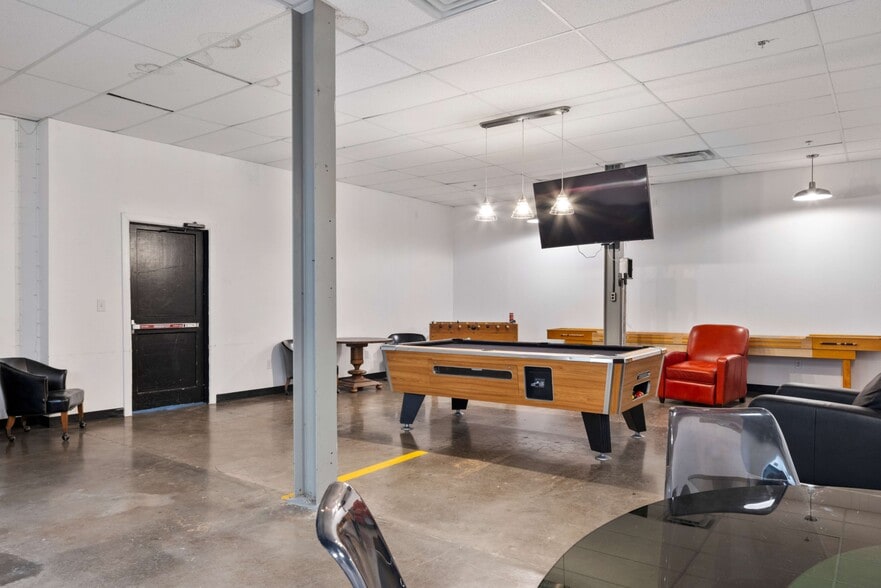 11 NE 11th St, Oklahoma City, OK for sale - Interior Photo - Image 1 of 35