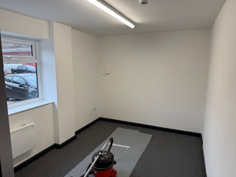 The Parade, Ferndale for lease - Building Photo - Image 2 of 6