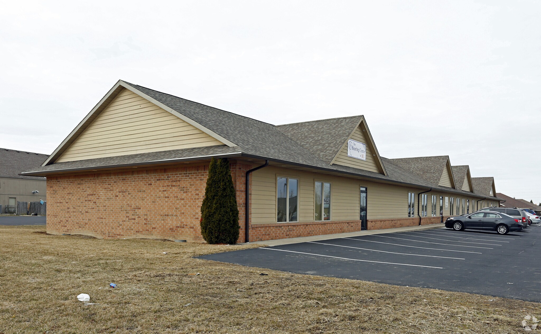 1215 Ridgewood Dr, Bowling Green, OH for sale Primary Photo- Image 1 of 1