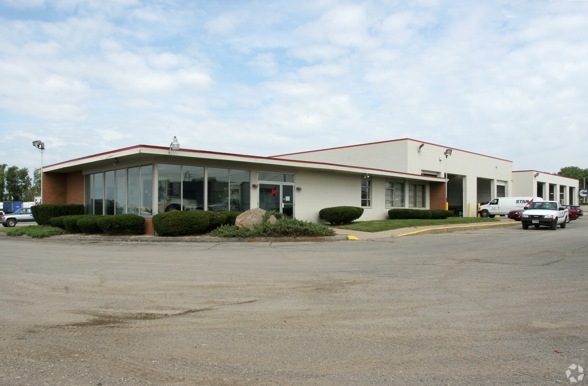 3515 Wayland Dr, Jackson, MI for sale Primary Photo- Image 1 of 1