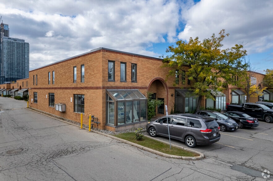 400 Creditstone Rd, Vaughan, ON for sale - Primary Photo - Image 1 of 1