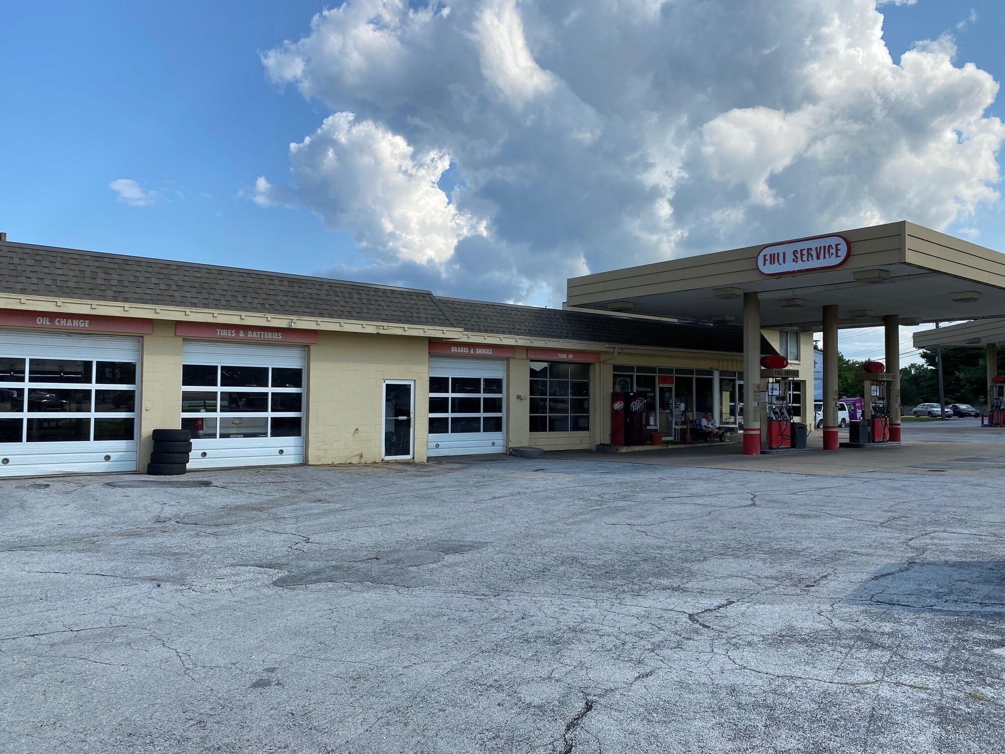 2208 S Glenstone Ave, Springfield, MO for sale Primary Photo- Image 1 of 1