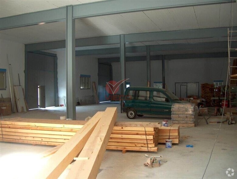 Industrial in Cuenca, Cuenca for lease - Building Photo - Image 3 of 6