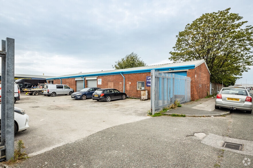 3 St. Johns Rd, Bootle for lease - Building Photo - Image 2 of 2