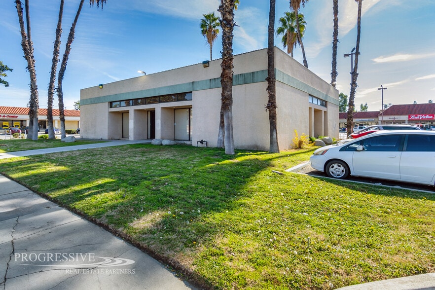 1995 E Florida Ave, Hemet, CA for sale - Building Photo - Image 3 of 5