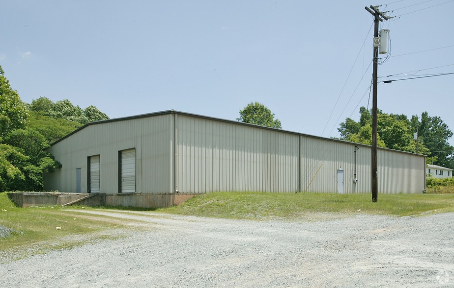 117-D Liberty Dr, Thomasville, NC for lease - Building Photo - Image 1 of 6