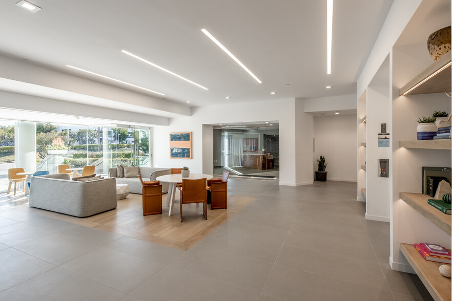 95 Argonaut, Aliso Viejo, CA for lease - Lobby - Image 3 of 9