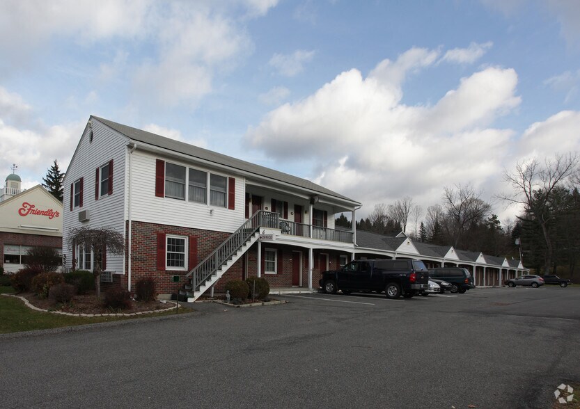 165-185 Housatonic St, Lee, MA for sale - Primary Photo - Image 1 of 1