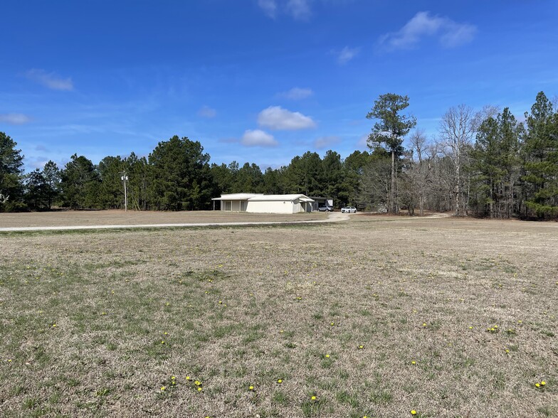 3661 Fayetteville Rd, Raeford, NC for sale - Building Photo - Image 2 of 6