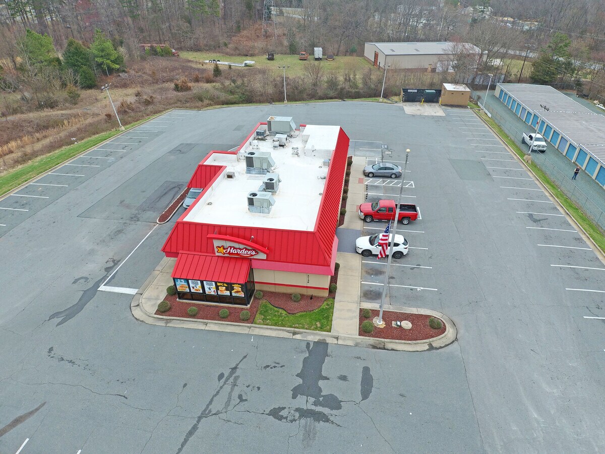 2712 Alamance Rd, Burlington, NC 27215