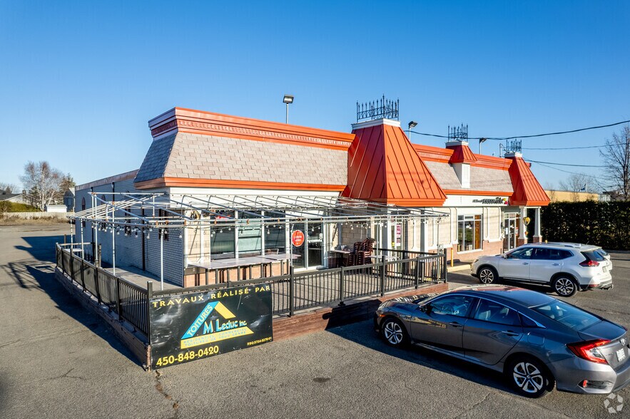 1320 Boul Du Cure-Labelle, Blainville, QC for sale - Primary Photo - Image 1 of 4