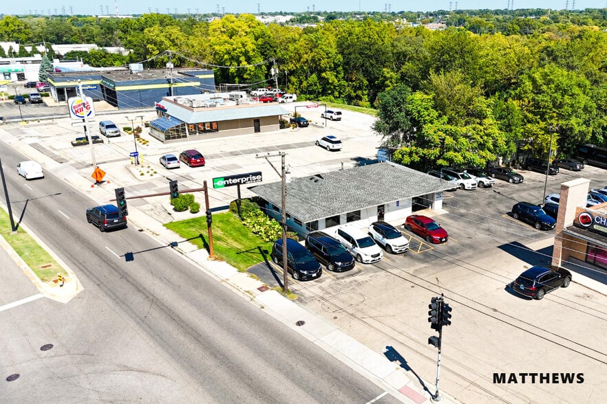 849 N Lake St, Aurora, IL for sale - Primary Photo - Image 1 of 3
