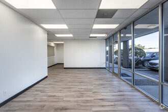 2501 Central Pky, Houston, TX for lease Interior Photo- Image 2 of 9