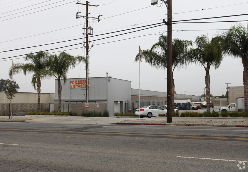 9901 San Fernando Rd, Pacoima, CA for lease - Building Photo - Image 2 of 15