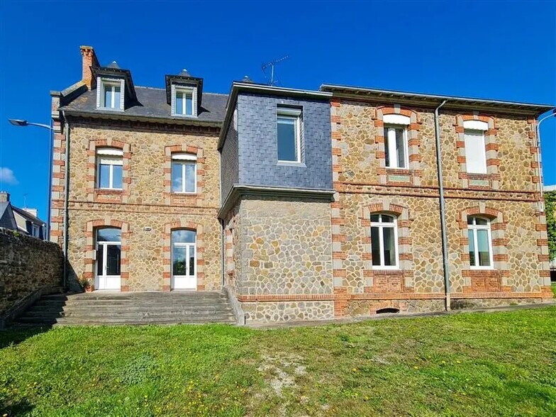 Office in Saint-Brieuc for sale - Building Photo - Image 2 of 10