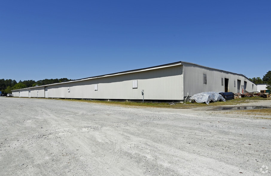 1305 Brightleaf Blvd, Smithfield, NC for lease - Building Photo - Image 2 of 4