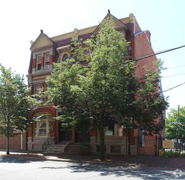 247 E Front St, Trenton, NJ for sale - Primary Photo - Image 1 of 1