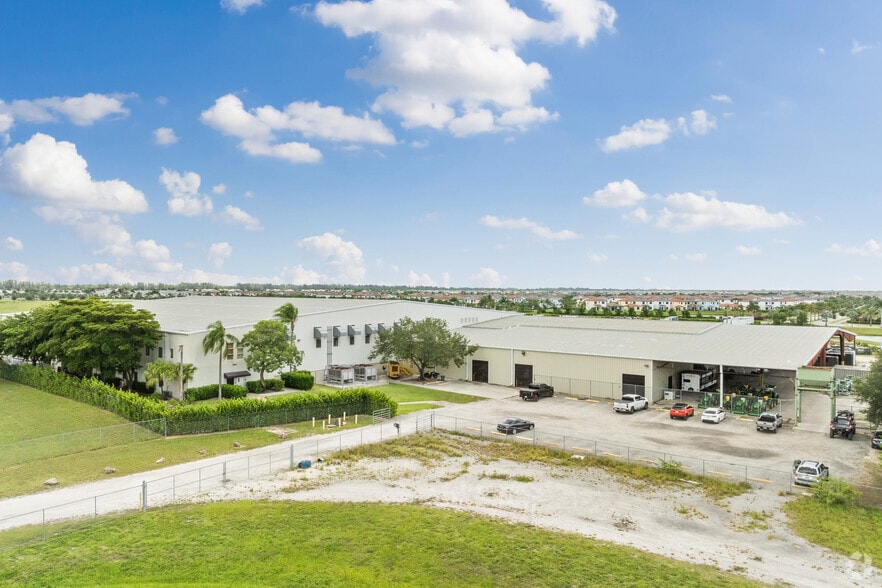 4003 Seminole Pratt Whitney Rd, City Of Westlake, FL for lease - Building Photo - Image 2 of 20