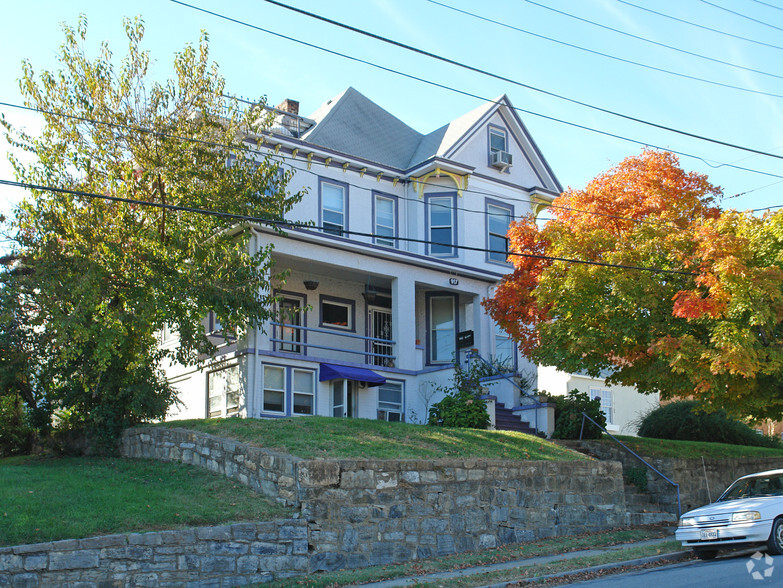 917 1st St SW, Roanoke, VA for sale - Primary Photo - Image 1 of 3