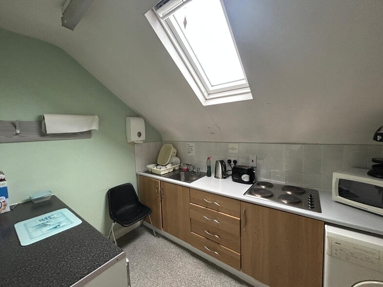 66-70 Springfield Rd, Belfast for sale - Building Photo - Image 2 of 6