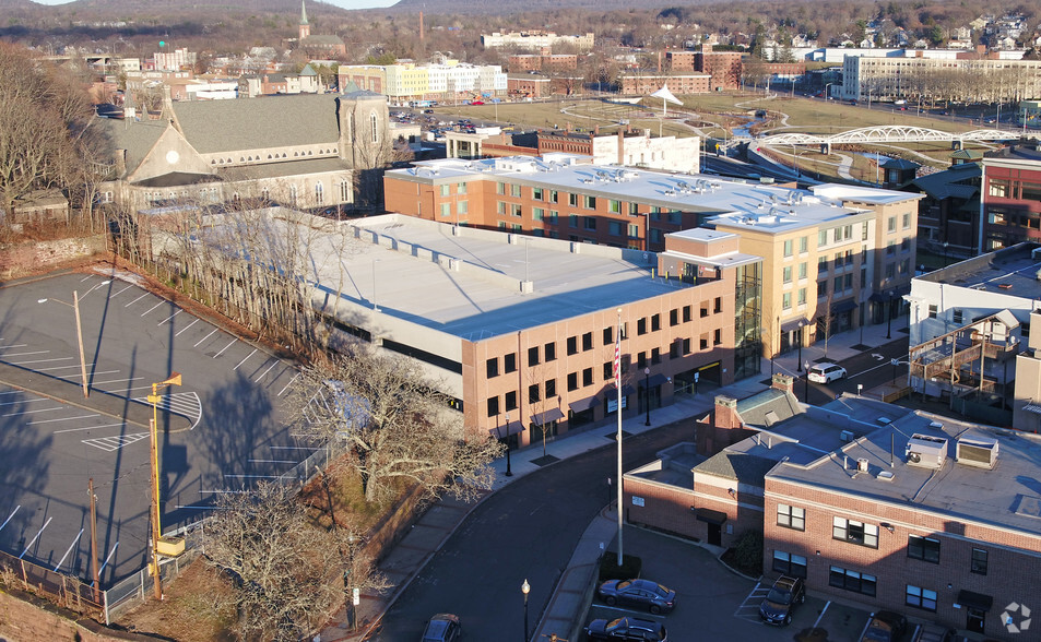 24 Colony St, Meriden, CT for lease - Aerial - Image 2 of 4