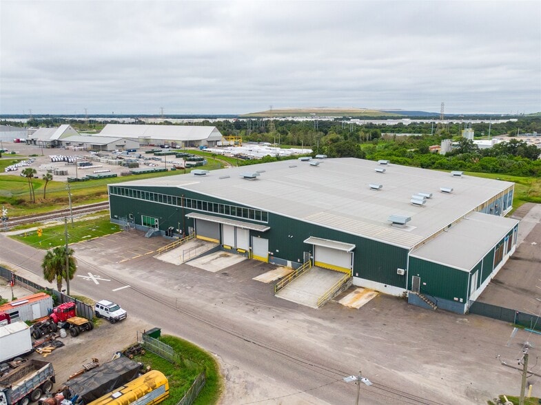 5115 Hartford St, Tampa, FL for lease - Building Photo - Image 1 of 6