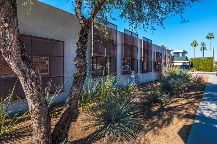 4422 E Indian School Rd, Phoenix, AZ for sale - Building Photo - Image 3 of 9