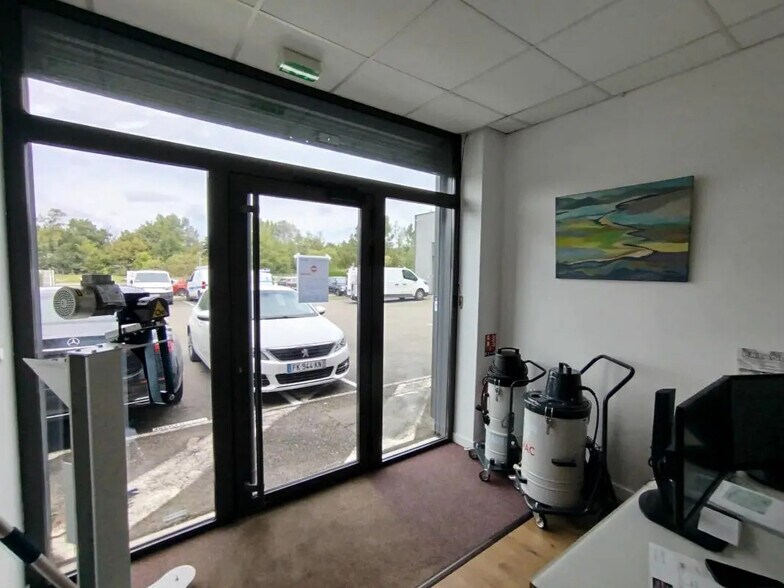 Flex in Montrabé for lease - Building Photo - Image 3 of 39