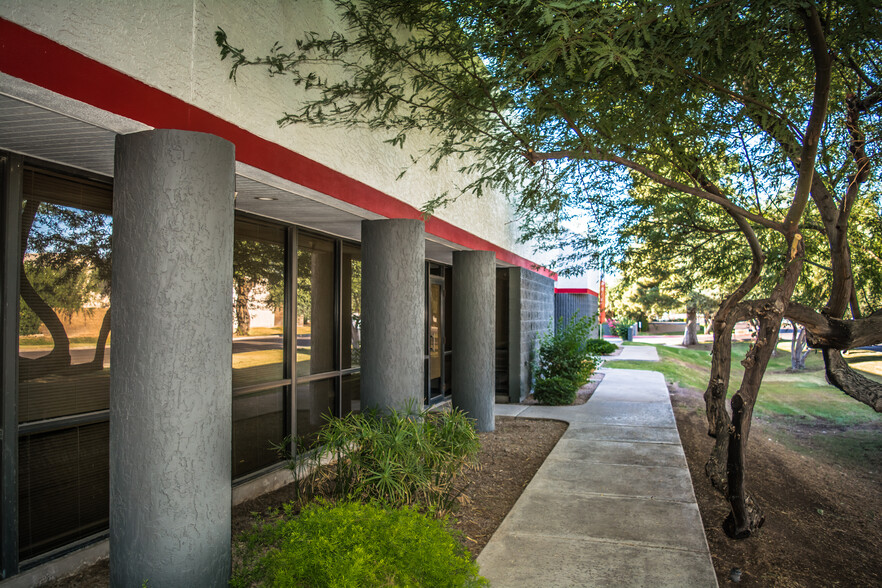 2330 W University Dr, Tempe, AZ for lease - Building Photo - Image 3 of 7