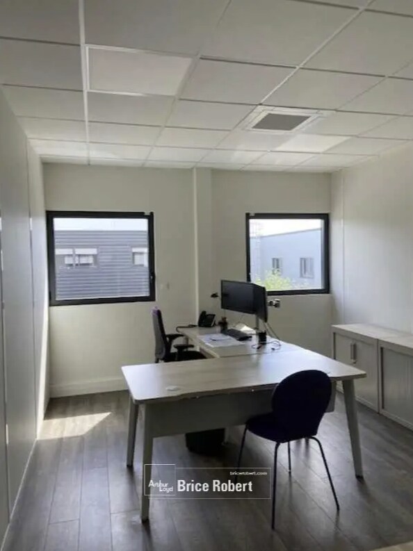 Flex in Chassieu for lease Interior Photo- Image 1 of 4