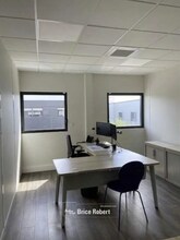 Flex in Chassieu for lease Interior Photo- Image 1 of 4