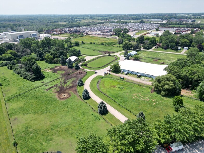 136 Ferdinand St, Neenah, WI for sale - Building Photo - Image 2 of 13