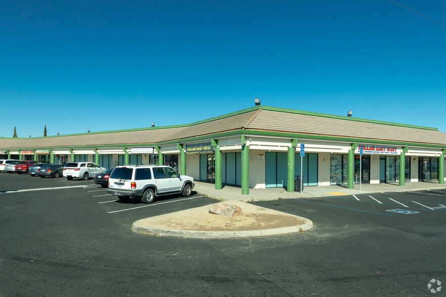 5575-5669 Mack Rd, Sacramento, CA for lease - Primary Photo - Image 1 of 5