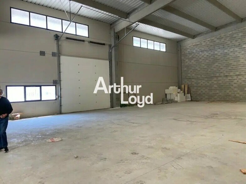 Flex in Montauroux for lease - Building Photo - Image 2 of 3