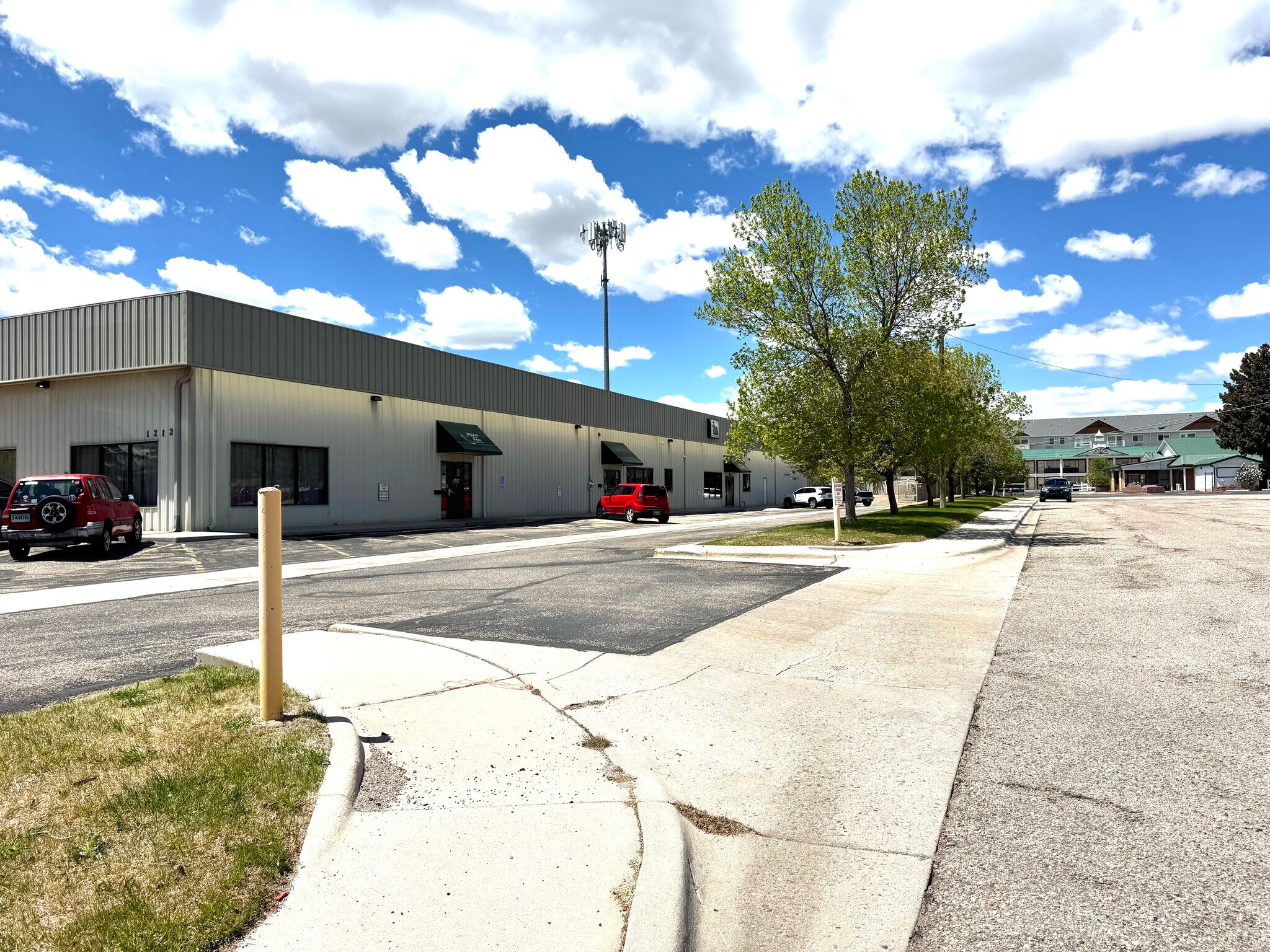 1212 Ridge Rd, Cheyenne, WY for sale Building Photo- Image 1 of 1