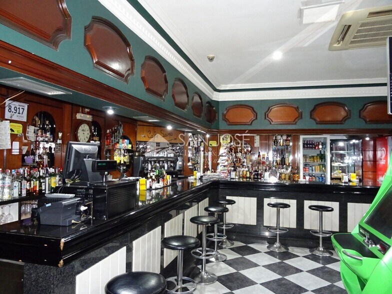 Retail in Alicante for sale - Building Photo - Image 1 of 15