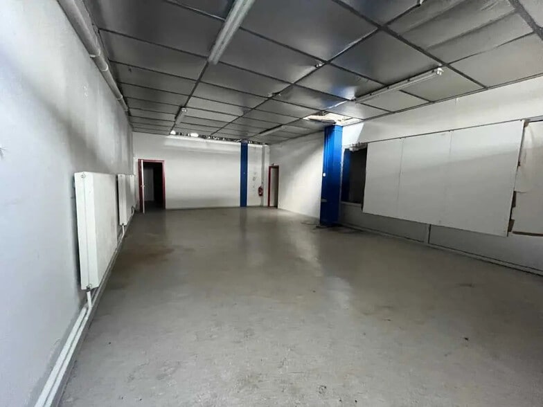 Flex in Saint-Quentin for sale - Building Photo - Image 2 of 4