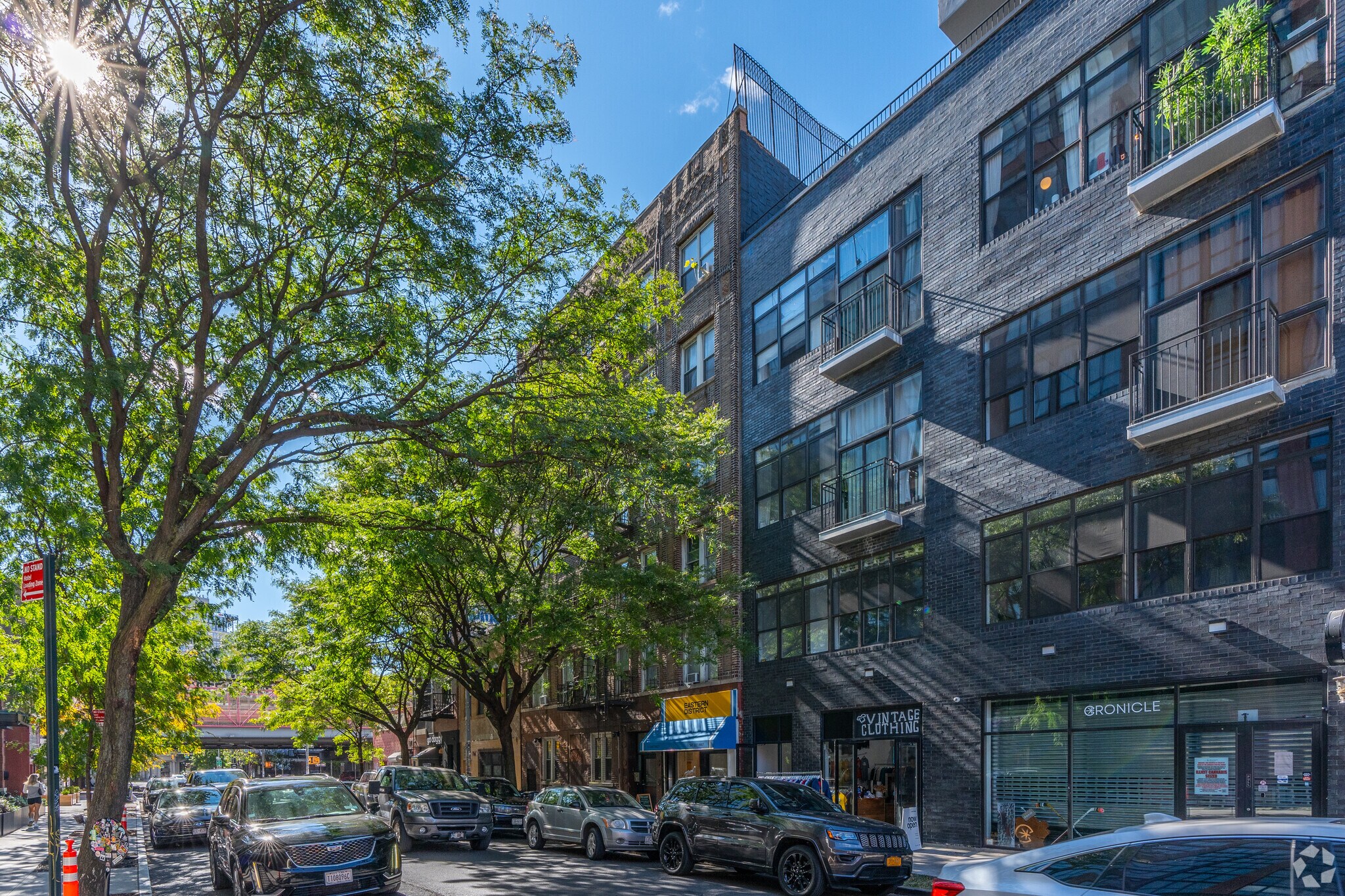 370 Bedford Ave, Brooklyn, NY for sale Primary Photo- Image 1 of 13