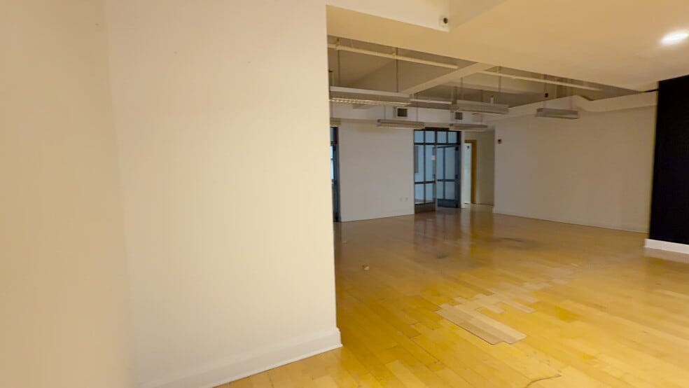 40 W 34th St, New York, NY for lease - Commercial Listing Video - Image 2 of 8