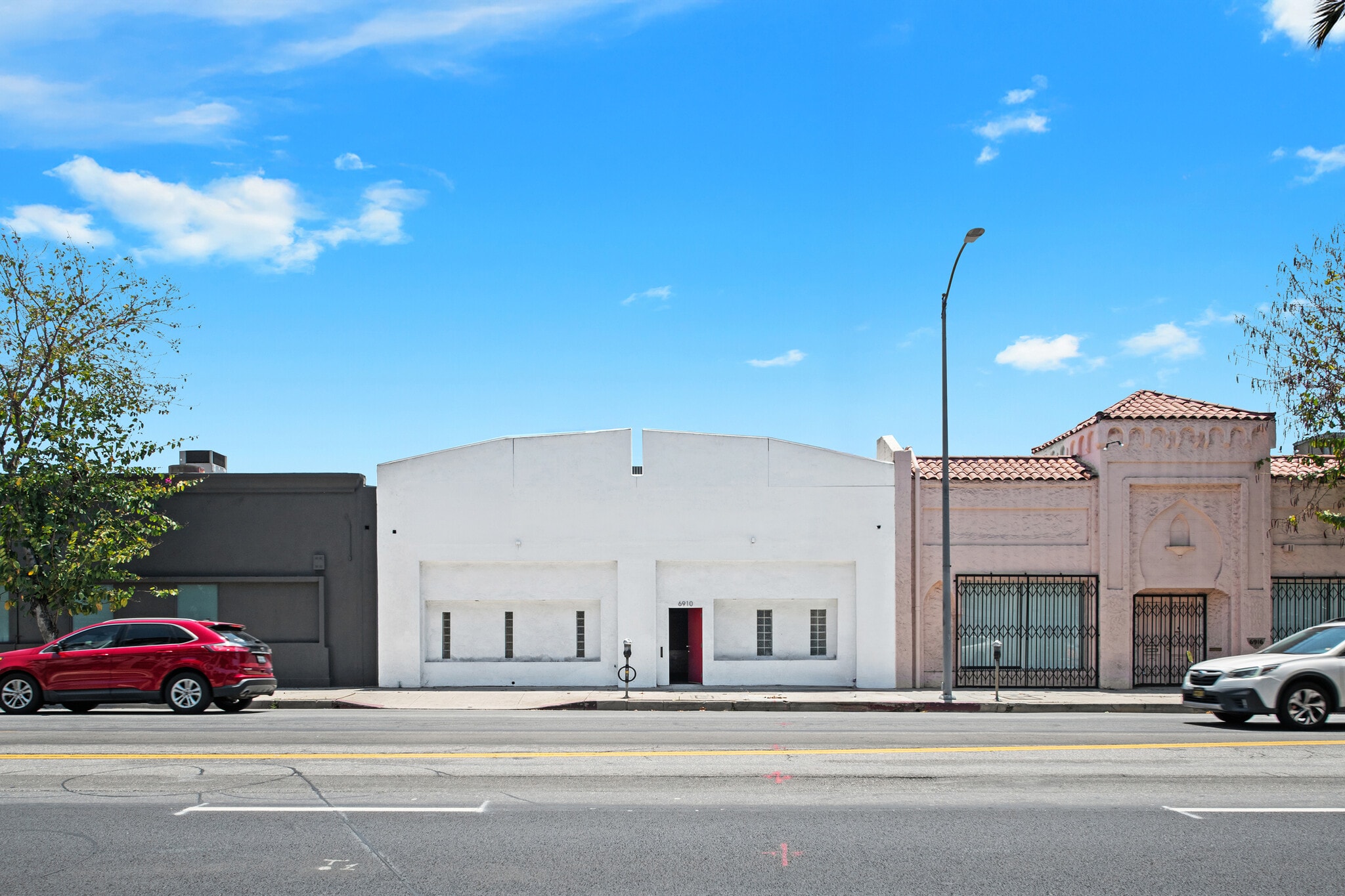 6910-6912 Santa Monica Blvd, Los Angeles, CA for lease Interior Photo- Image 1 of 21