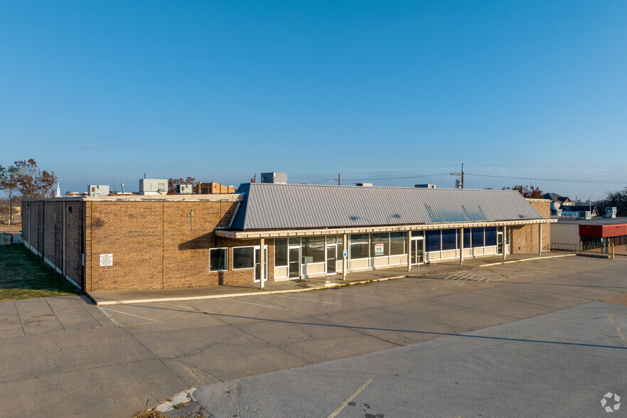 102 SW 11th St, Lawton, OK for sale - Building Photo - Image 1 of 1