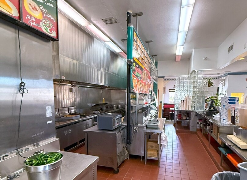 23260 Sunnymead Blvd, Moreno Valley, CA for lease - Interior Photo - Image 3 of 4