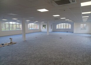 Cams Hl, Fareham for lease Interior Photo- Image 1 of 5