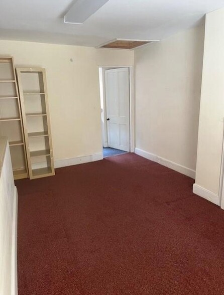 12 Vicar St, Kidderminster for sale - Interior Photo - Image 3 of 3