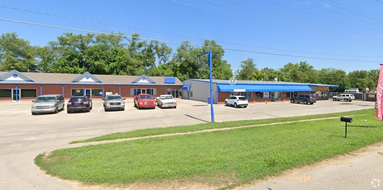 908 Grant Ave, Junction City, KS for sale Primary Photo- Image 1 of 1