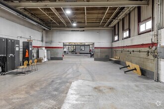 4480 N 124th St, Milwaukee, WI for lease Interior Photo- Image 2 of 11