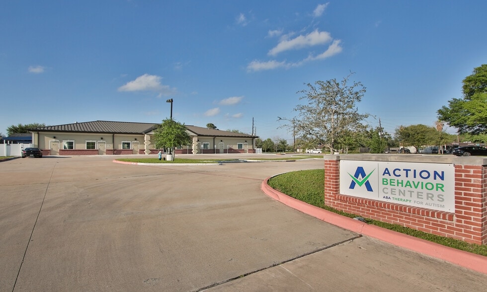 15606 W Airport Blvd, Sugar Land, TX for sale - Building Photo - Image 3 of 8