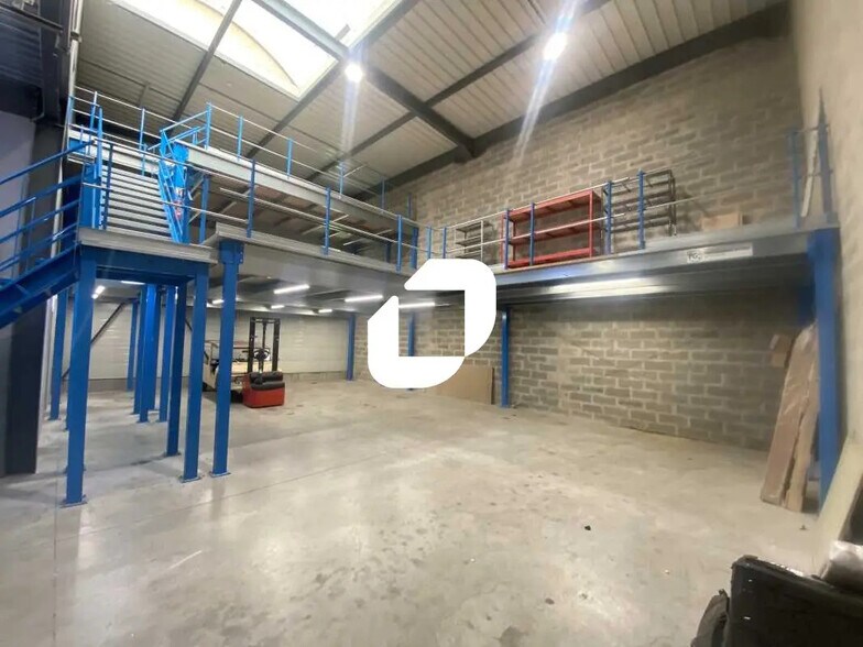 Flex in SAINT-OUEN-L'AUMONE for lease - Interior Photo - Image 2 of 12