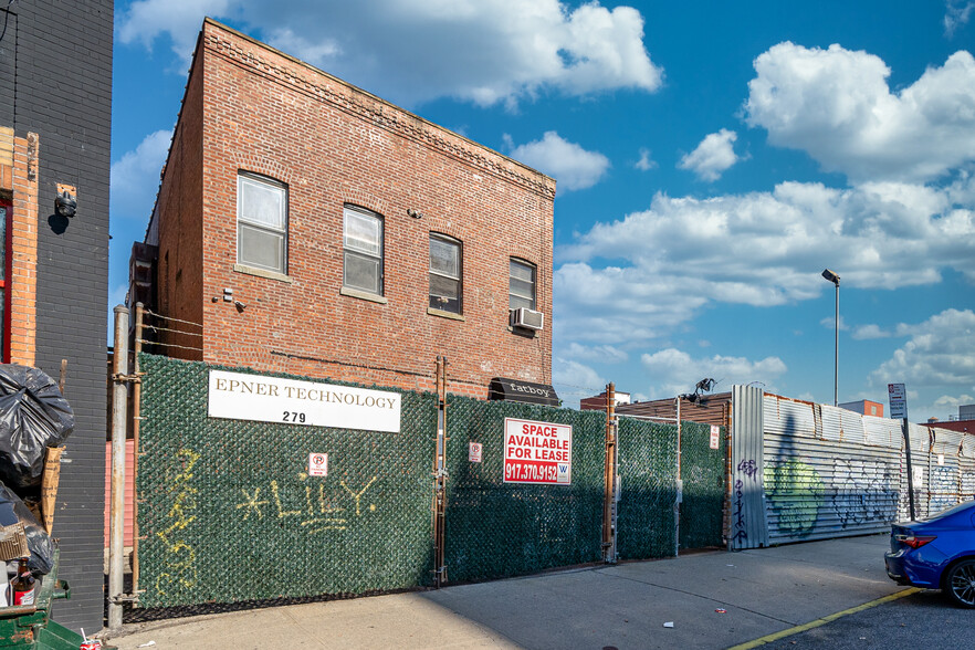 279 Frost St, Brooklyn, NY for lease - Building Photo - Image 1 of 29